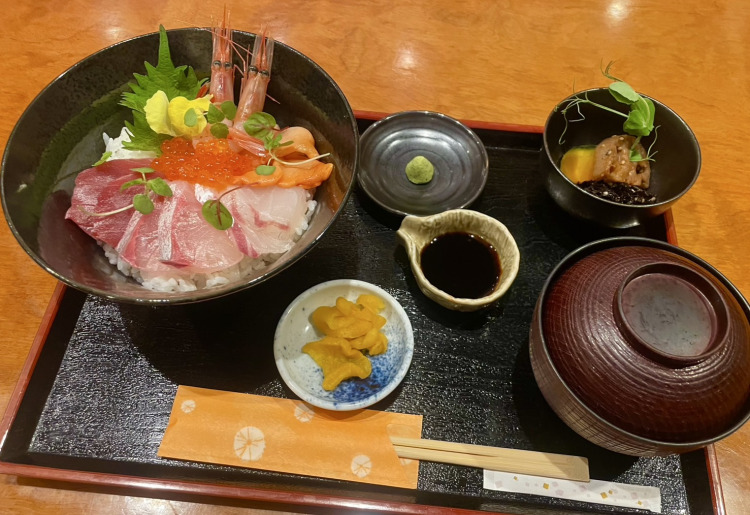 海鮮丼
